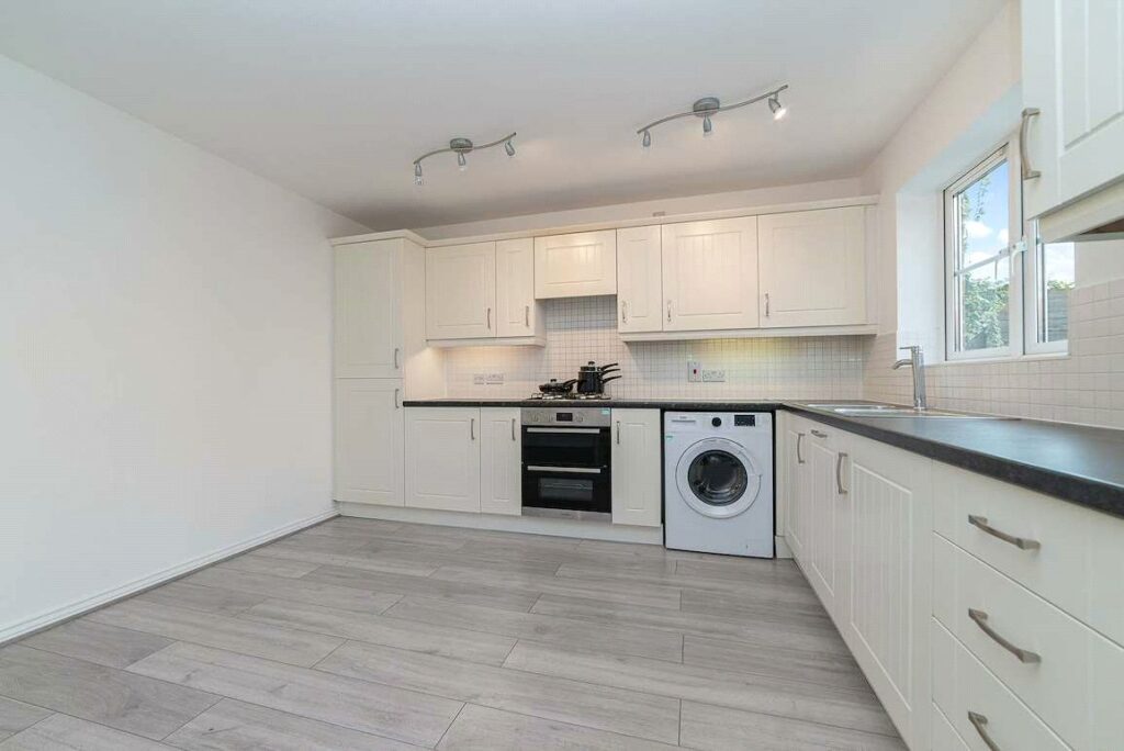 Room Otter Close in Rushmoor