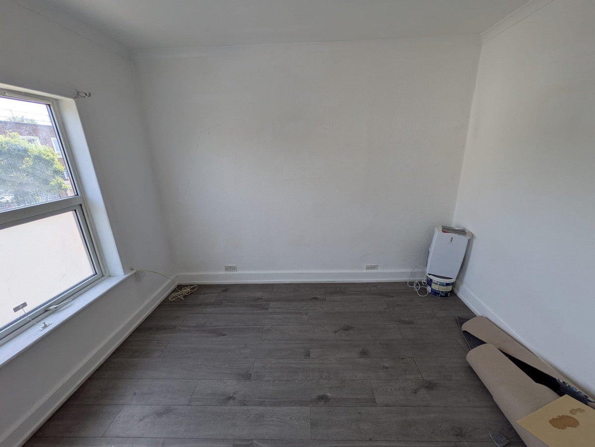 Flat Evelina Road in Greater London