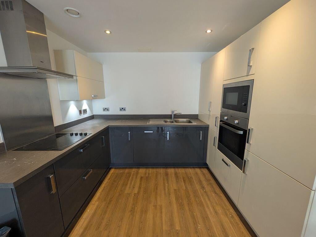 Flat Jerrard Street in Greater London