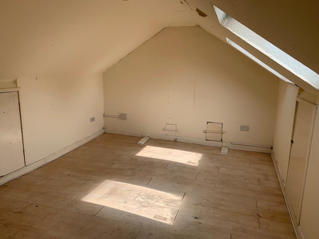 Flat Butler Road in Greater London