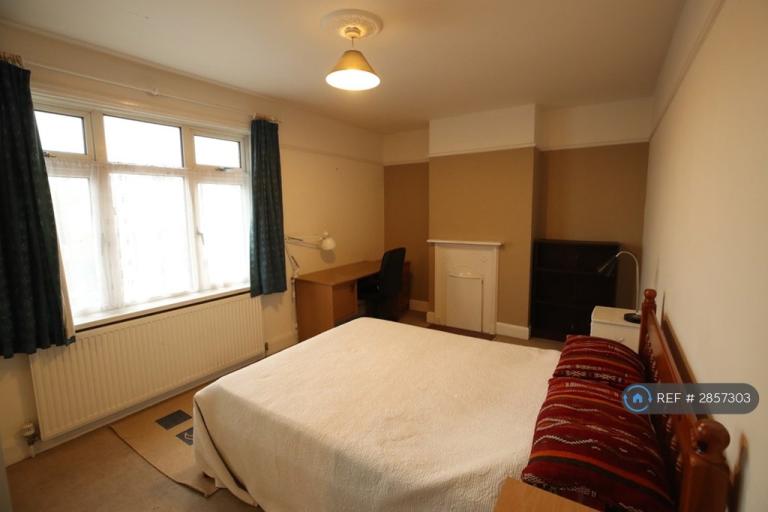 Room Burgess Road in Southampton