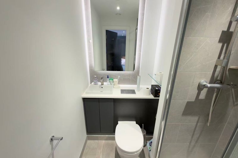 Room Drury Lane in City of Westminster