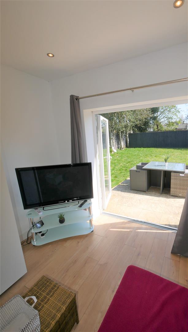 Flat Woodside Road in Bournemouth