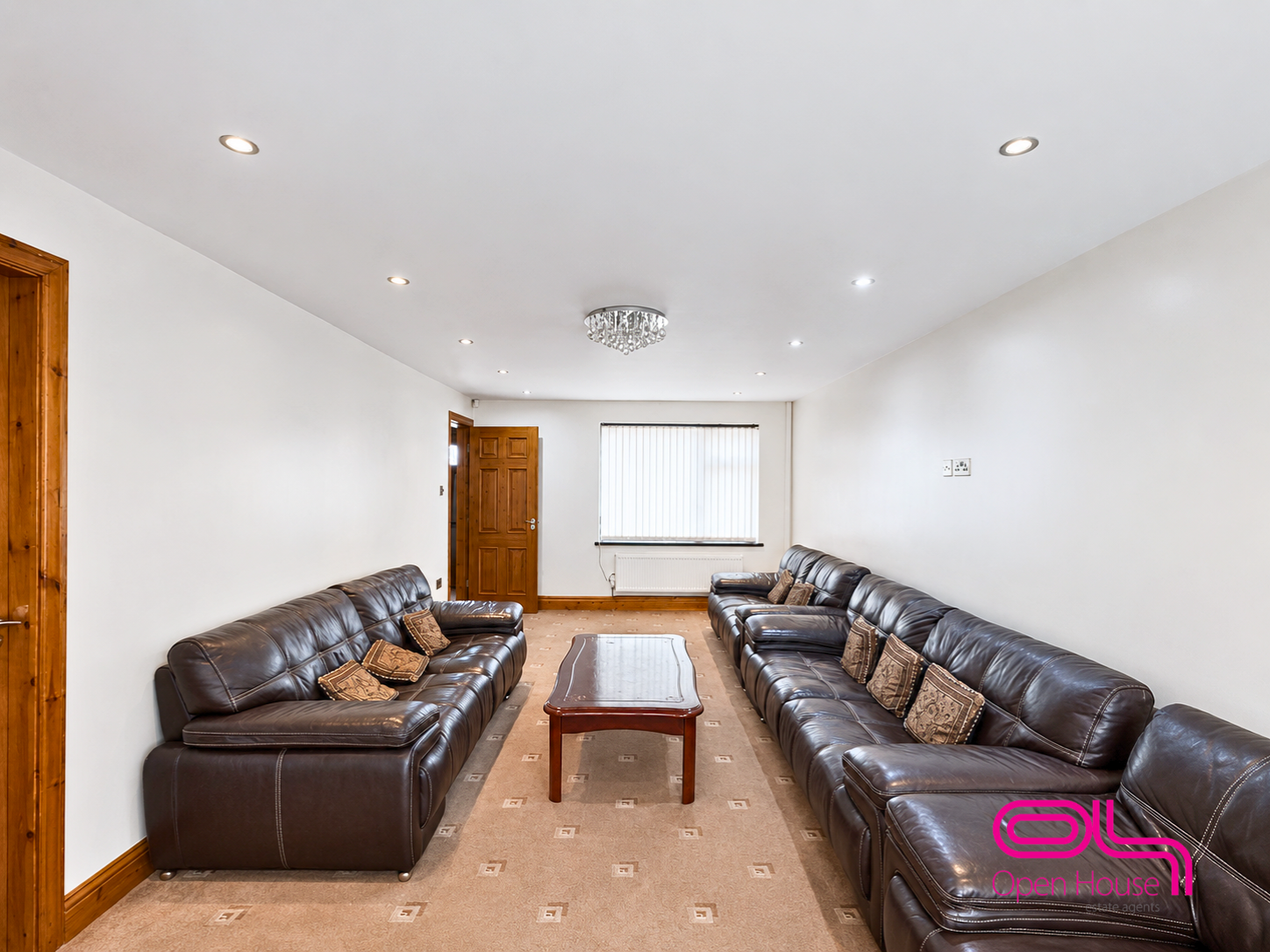 House Bradbourne Close in Farnworth