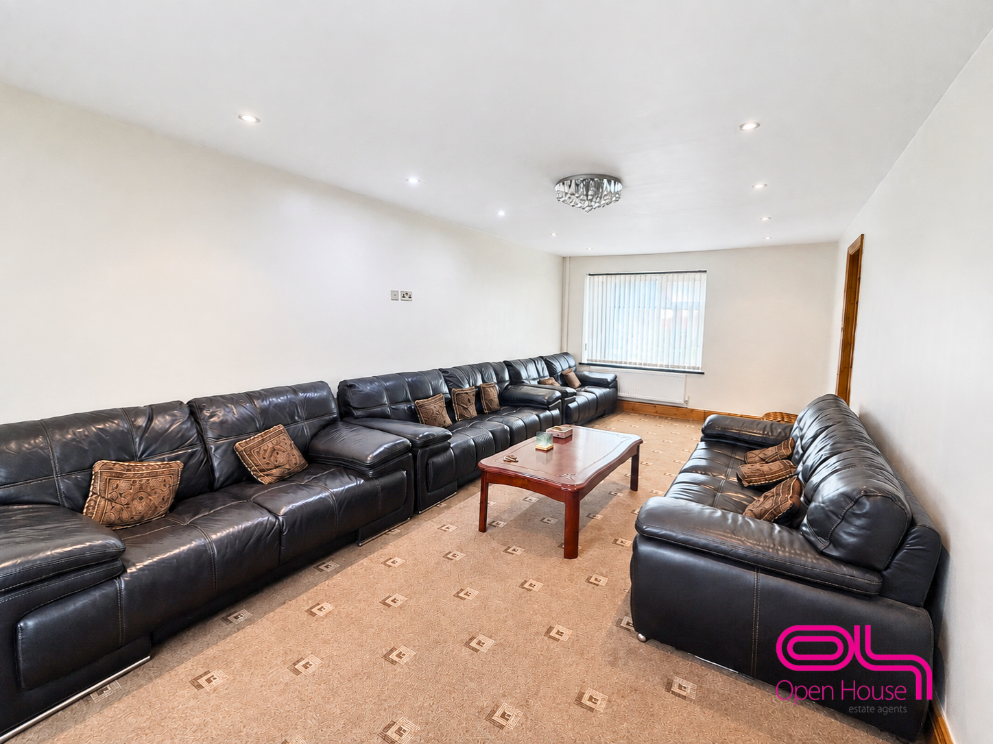 House Bradbourne Close in Farnworth