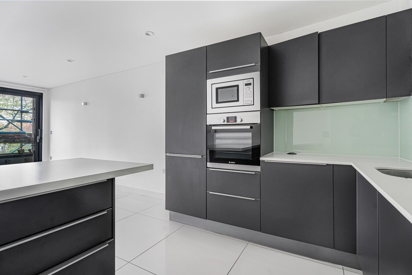 Flat Prince of Wales Road in Greater London