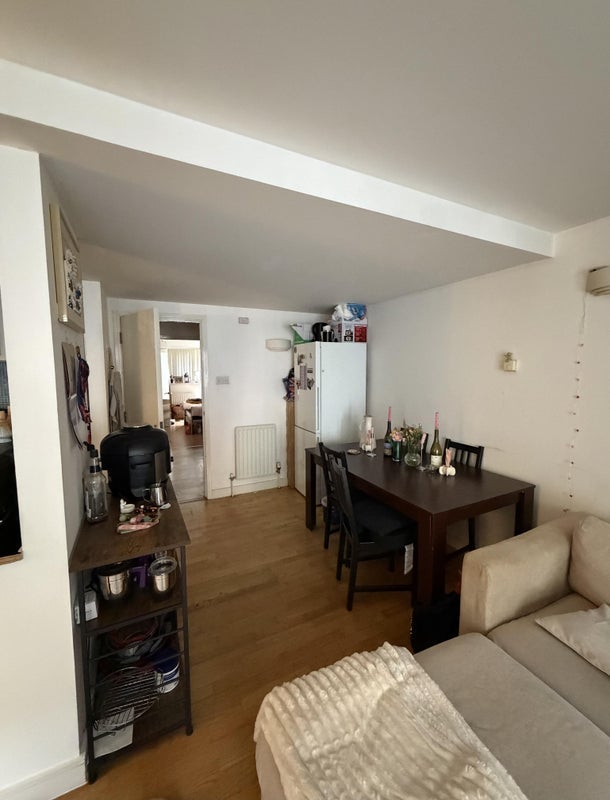 Flat Key Close in Greater London