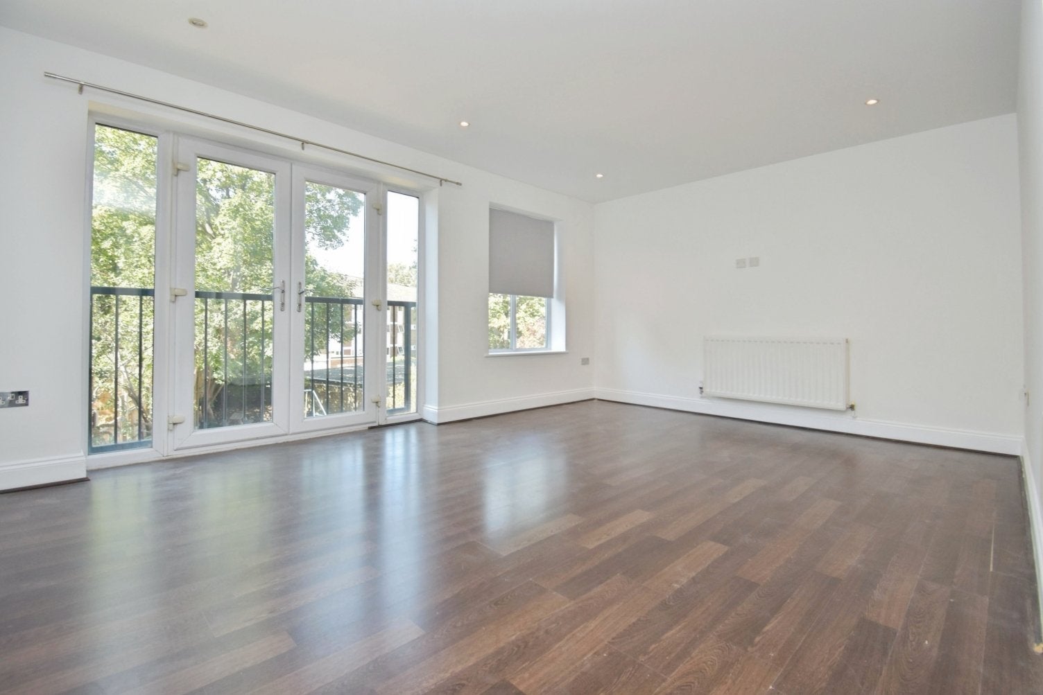 Flat Marian Gardens in Greater London