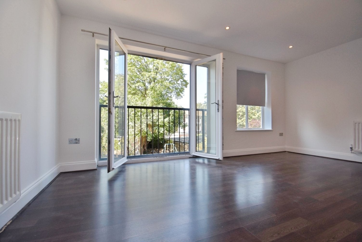 Flat Marian Gardens in Greater London