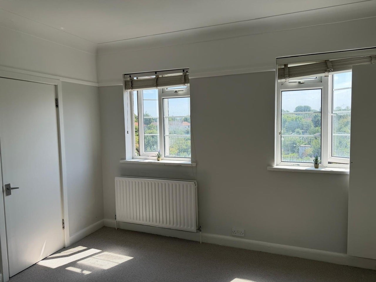 Flat Martin Way in Greater London