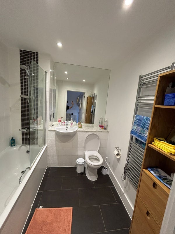 Room Woolwich Road in Greater London