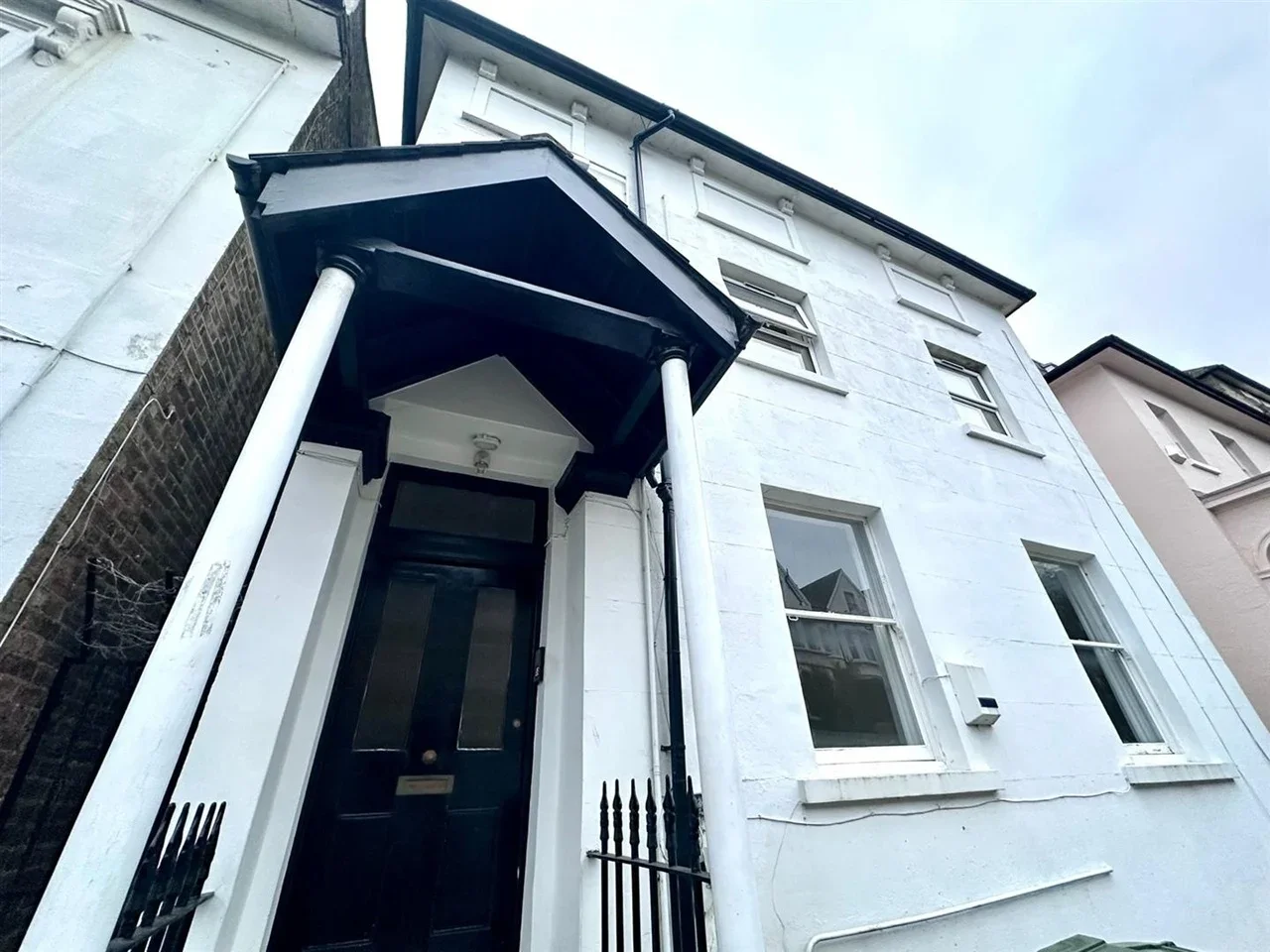Flat Gipsy Hill in Greater London