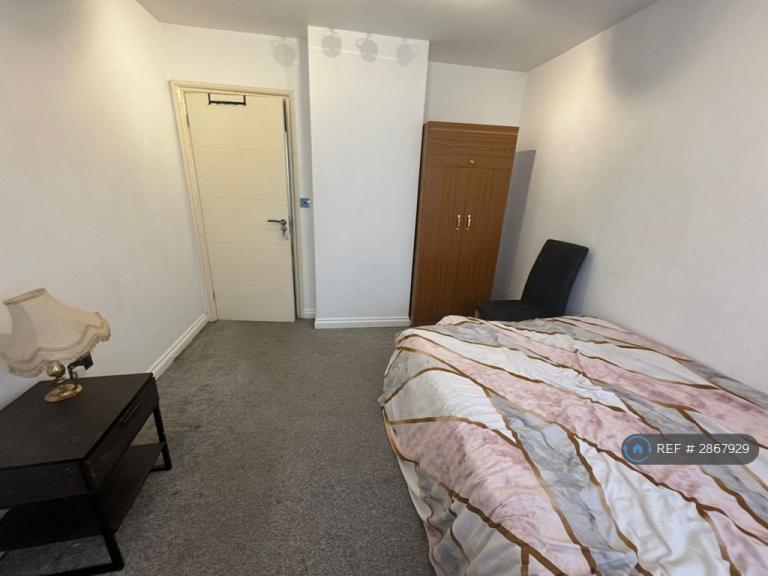 Room Heathside in Greater London