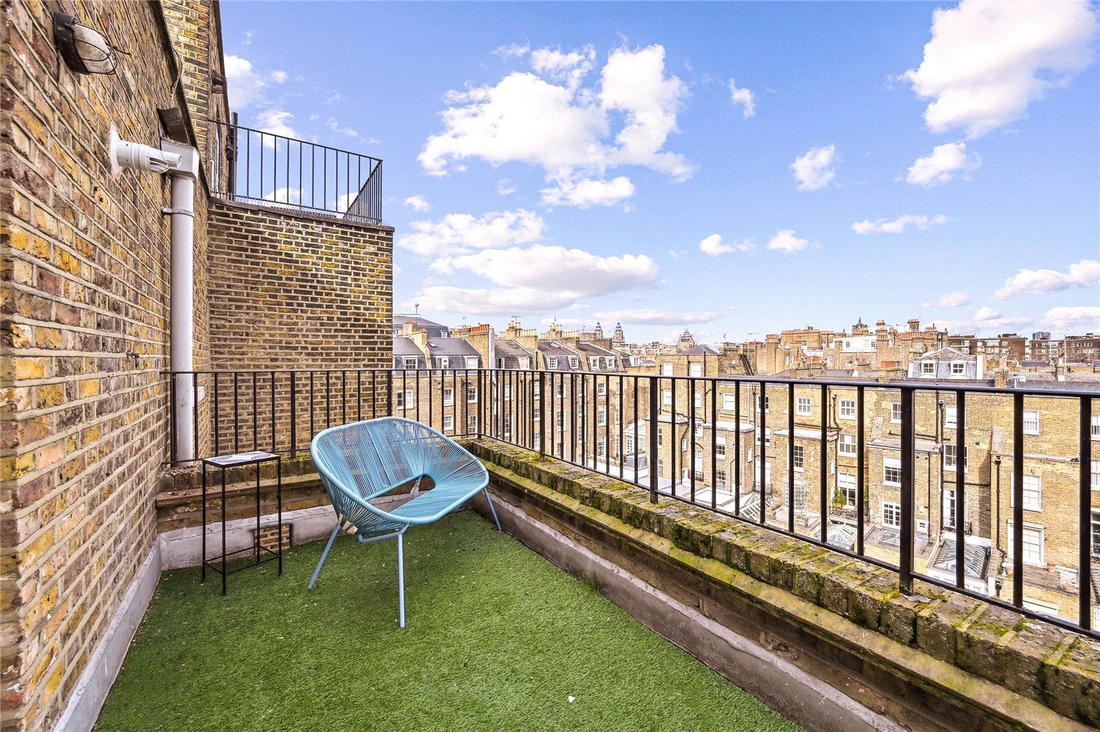 Flat Onslow Mews West in Greater London