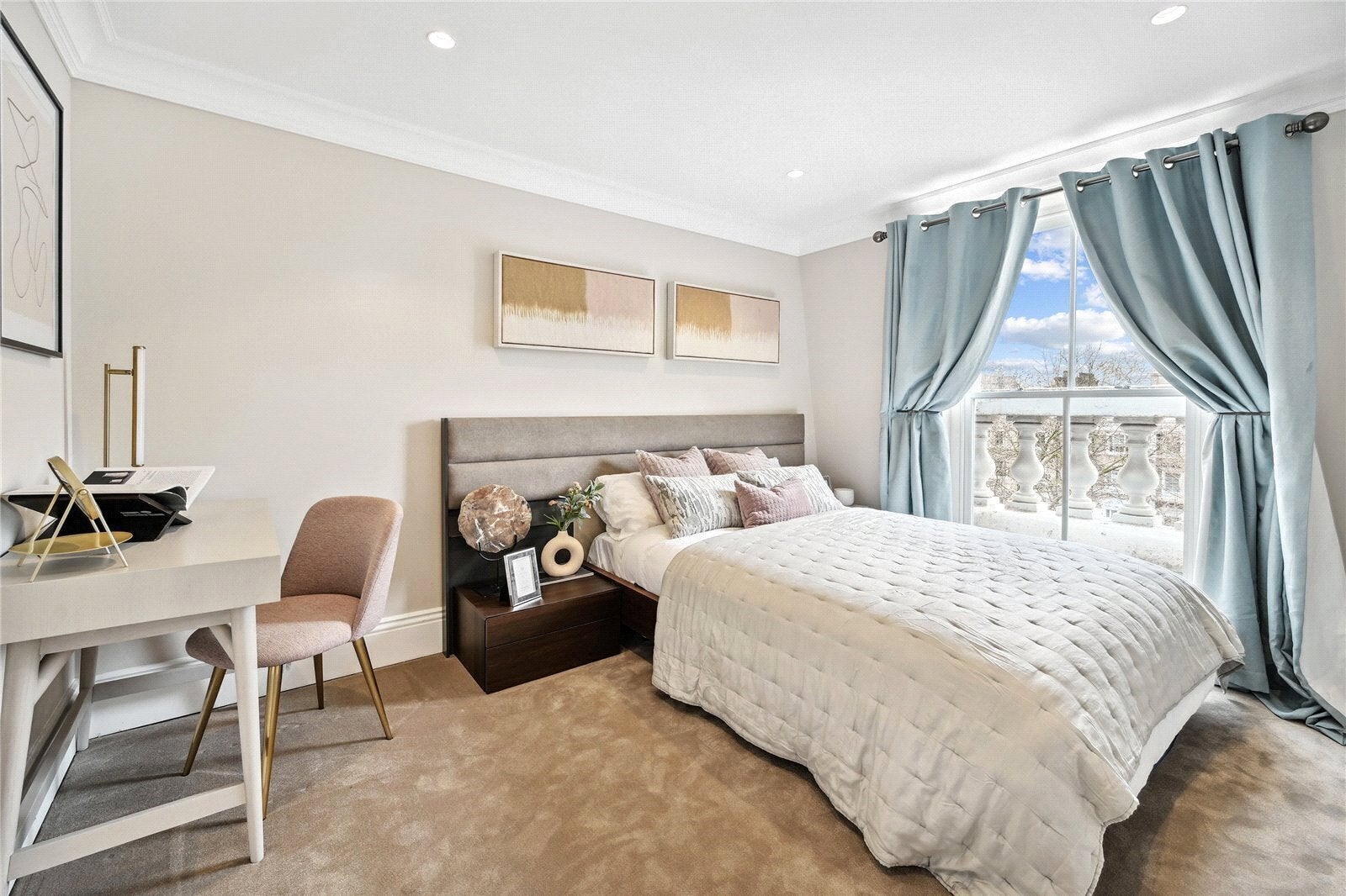 Flat Onslow Mews West in Greater London