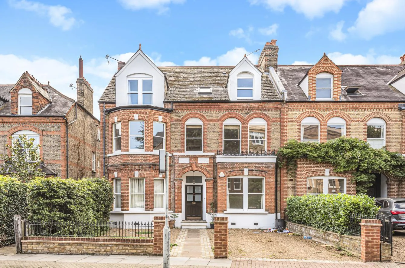 House Erpingham Road in Greater London
