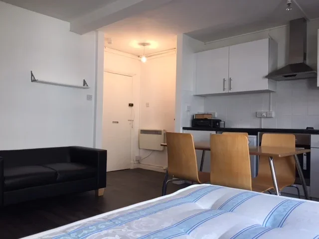 Flat Gower Street in Greater London
