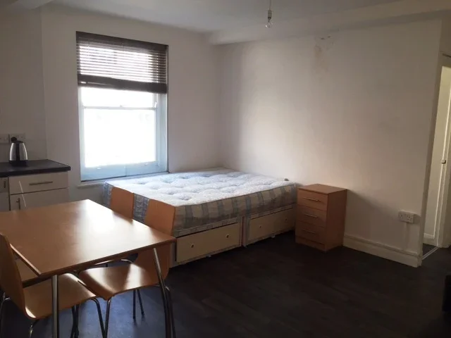 Flat Gower Street in Greater London