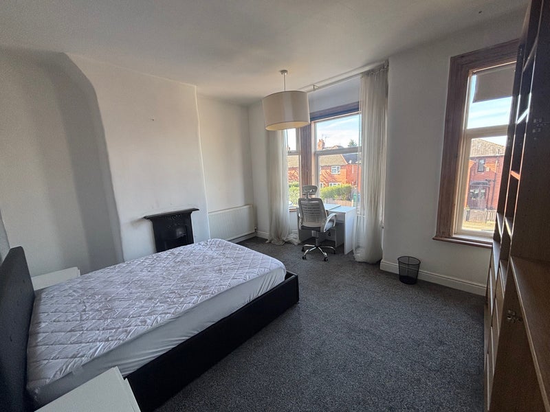 Room Lloyd Street South in Manchester