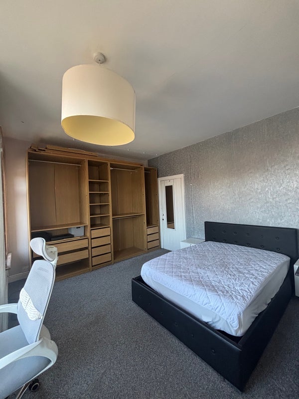 Room Lloyd Street South in Manchester