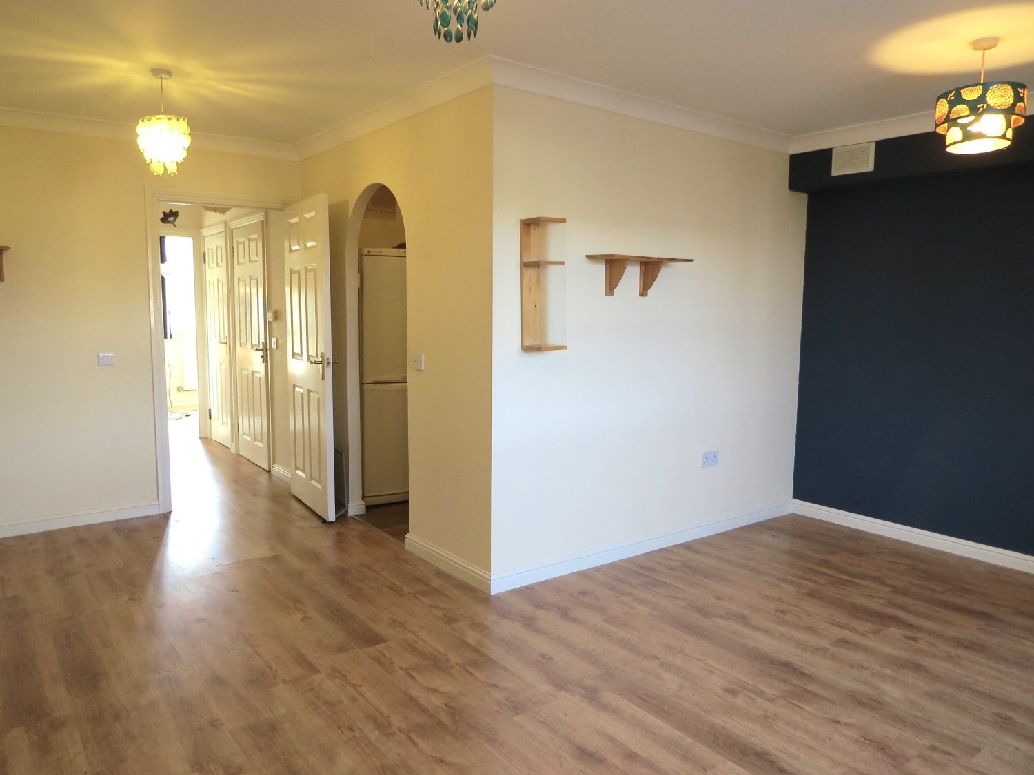Flat Cresscombe Close in Gillingham