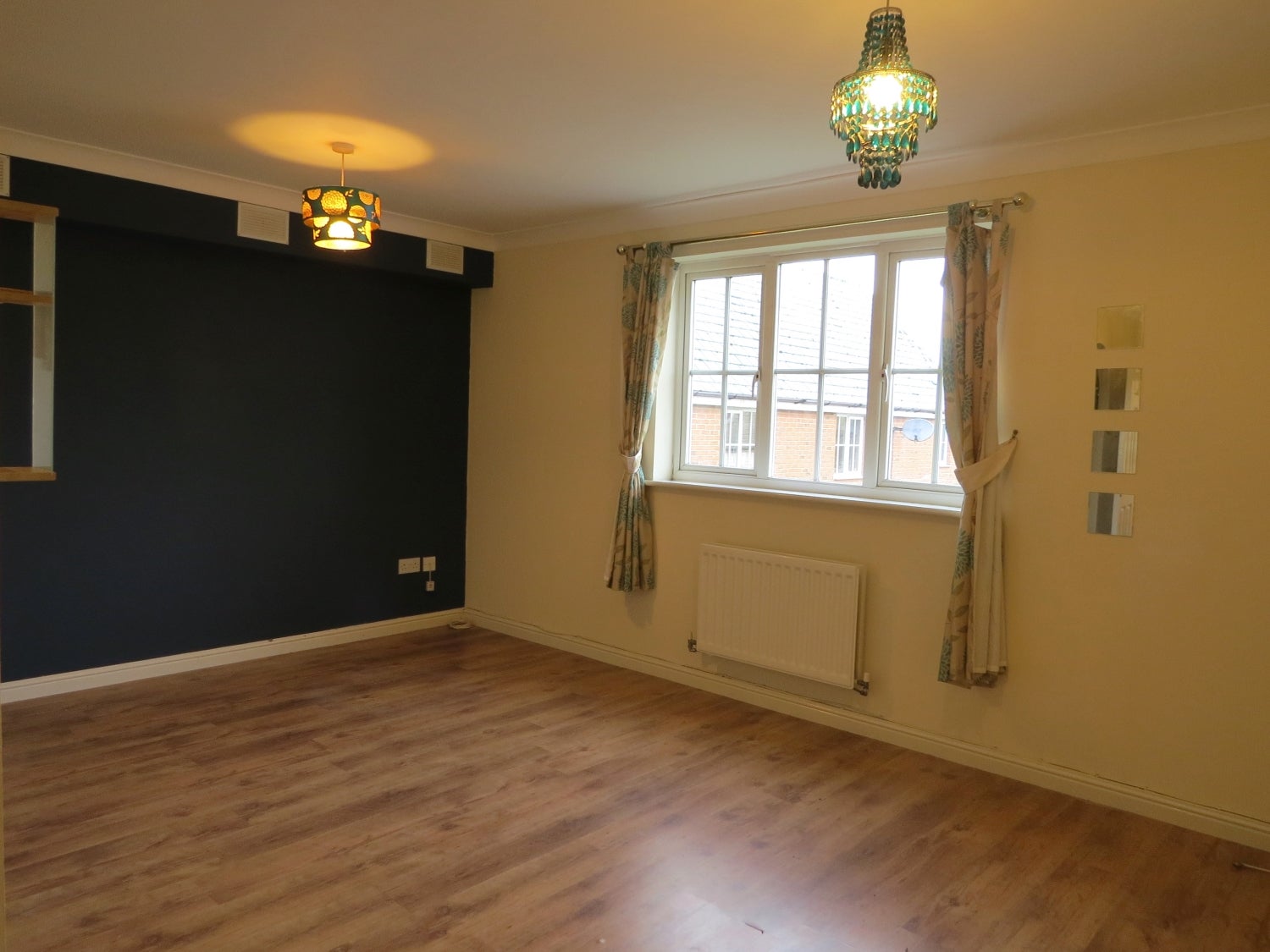 Flat Cresscombe Close in Gillingham