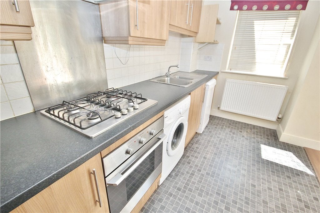 Flat Sundeala Close in Borough of Spelthorne
