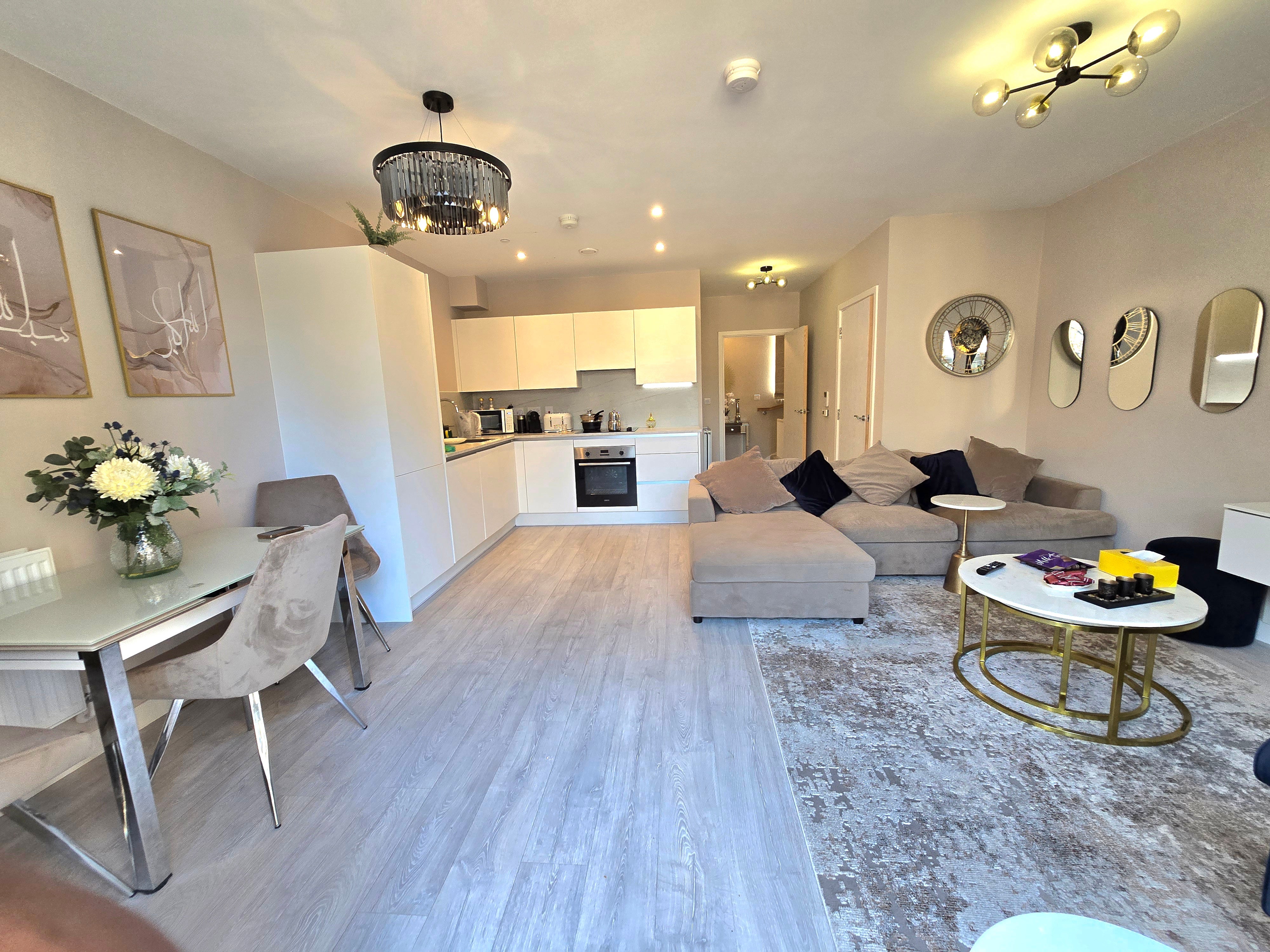 Flat Woolmead Avenue in Greater London