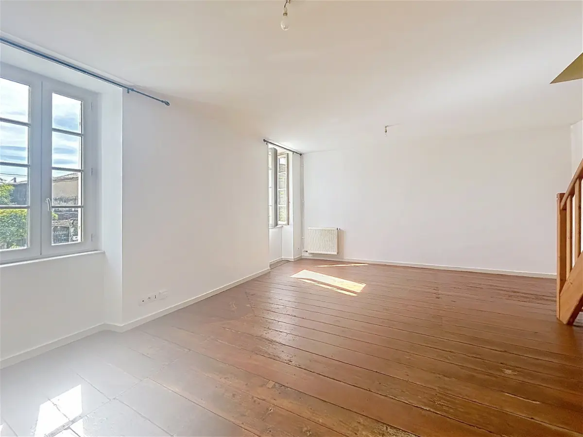 Appartement Rue Anne de Tauzia à Auros