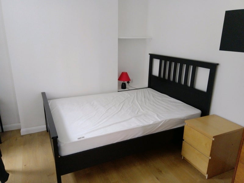 Room Teversal Avenue in Nottingham