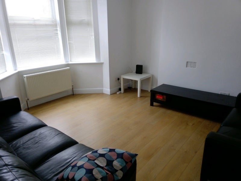 Room Teversal Avenue in Nottingham