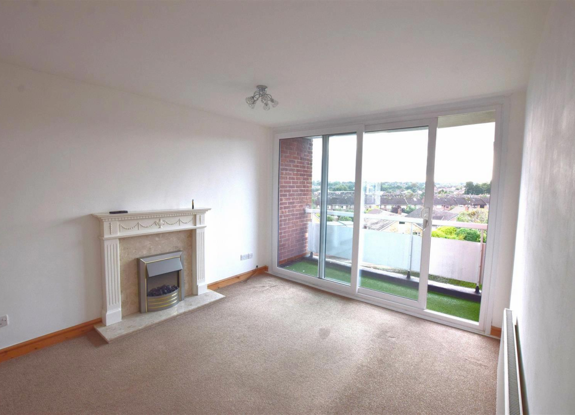 Flat Pangfield Park in Coventry