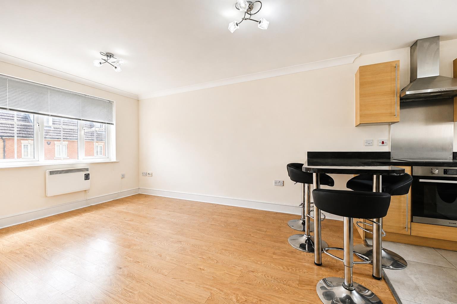 Flat Genas Close in London