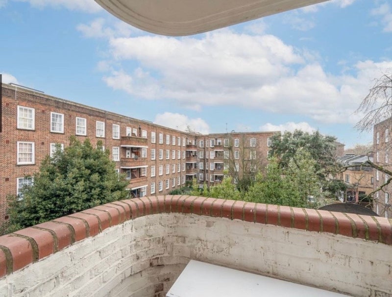 Room Walmer Road in Greater London