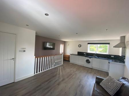 Flat Adkinson Avenue in Rugby