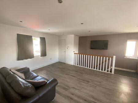 Flat Adkinson Avenue in Rugby