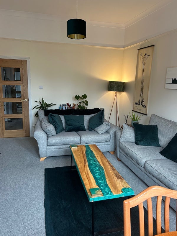 Room Yarrow Gardens Lane in Glasgow