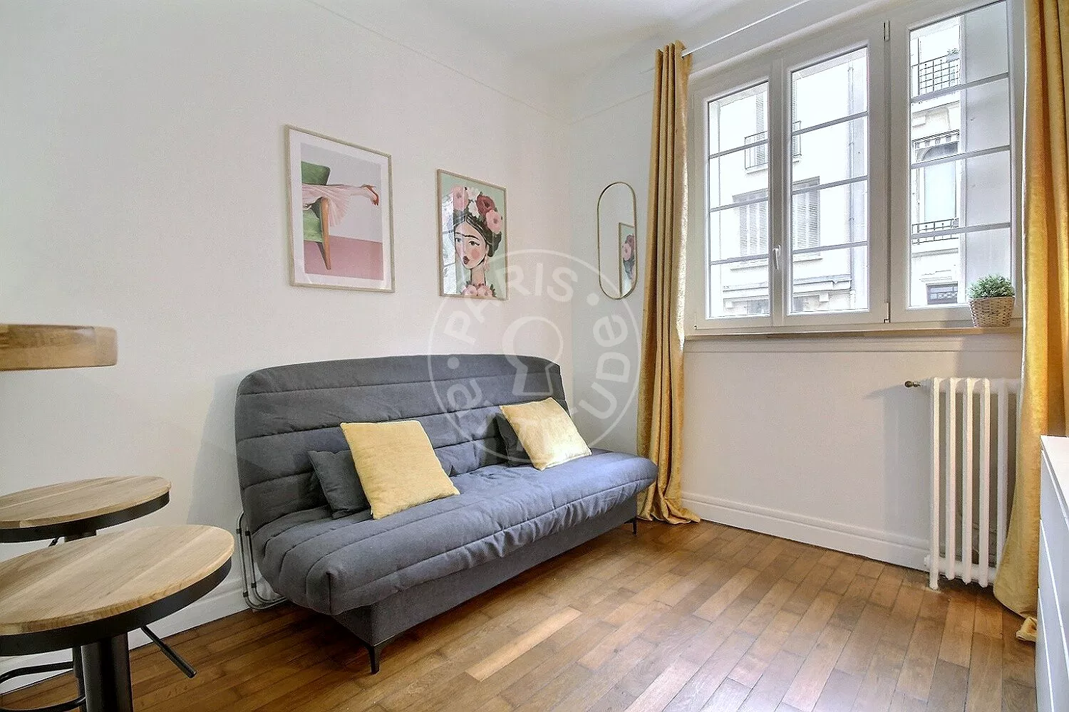 Flat Rue Raffet in Paris