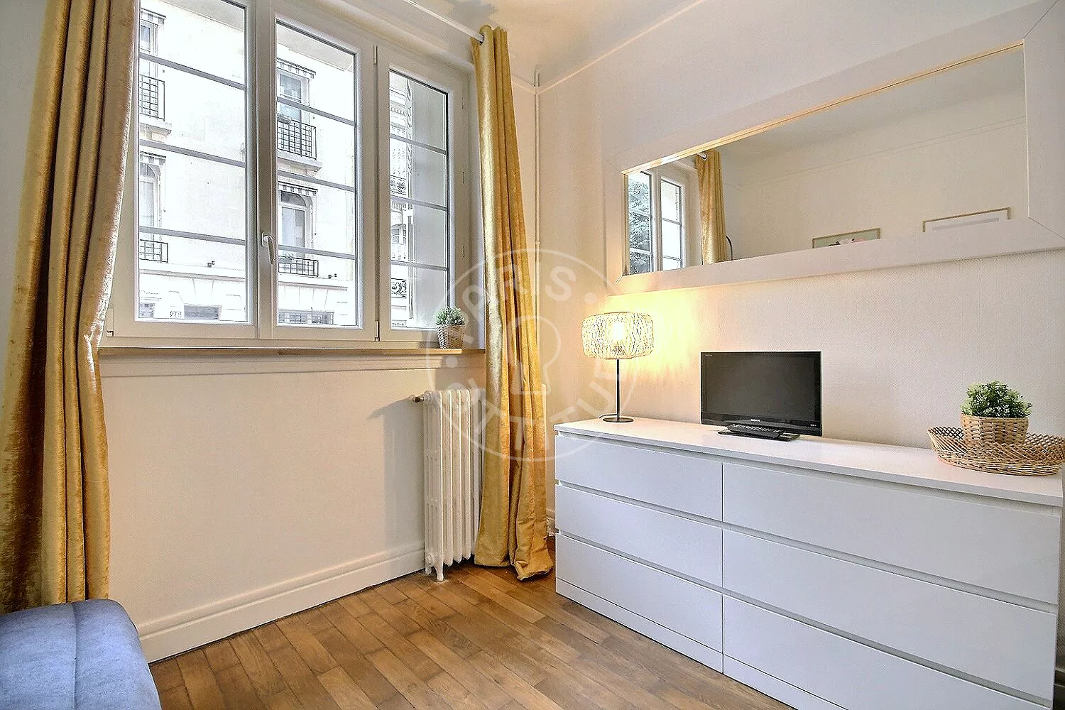 Flat Rue Raffet in Paris