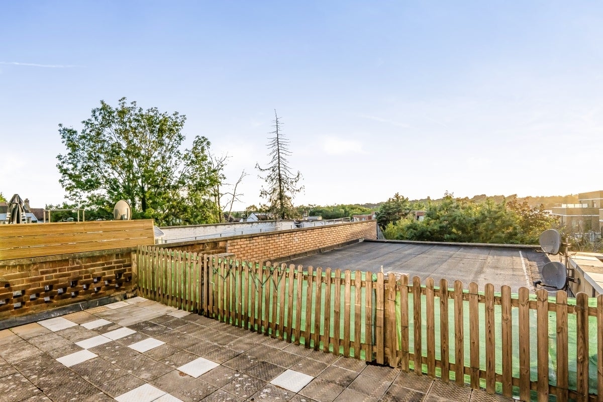Flat High Road in Greater London