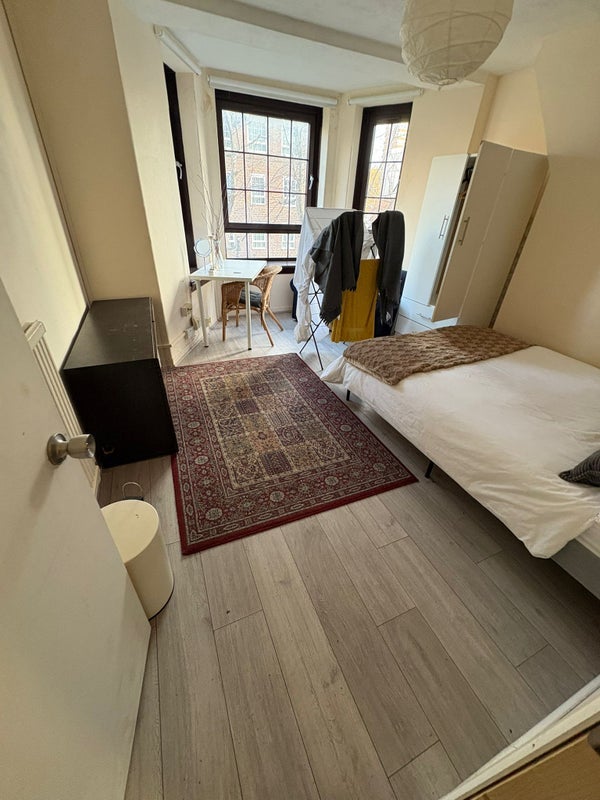 Flat Provost Street in Greater London