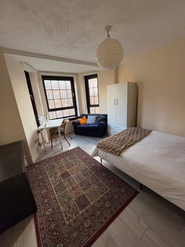 Flat Provost Street in Greater London