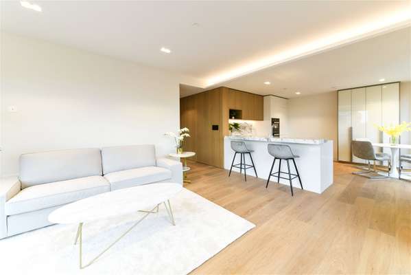 Flat York Road in Greater London