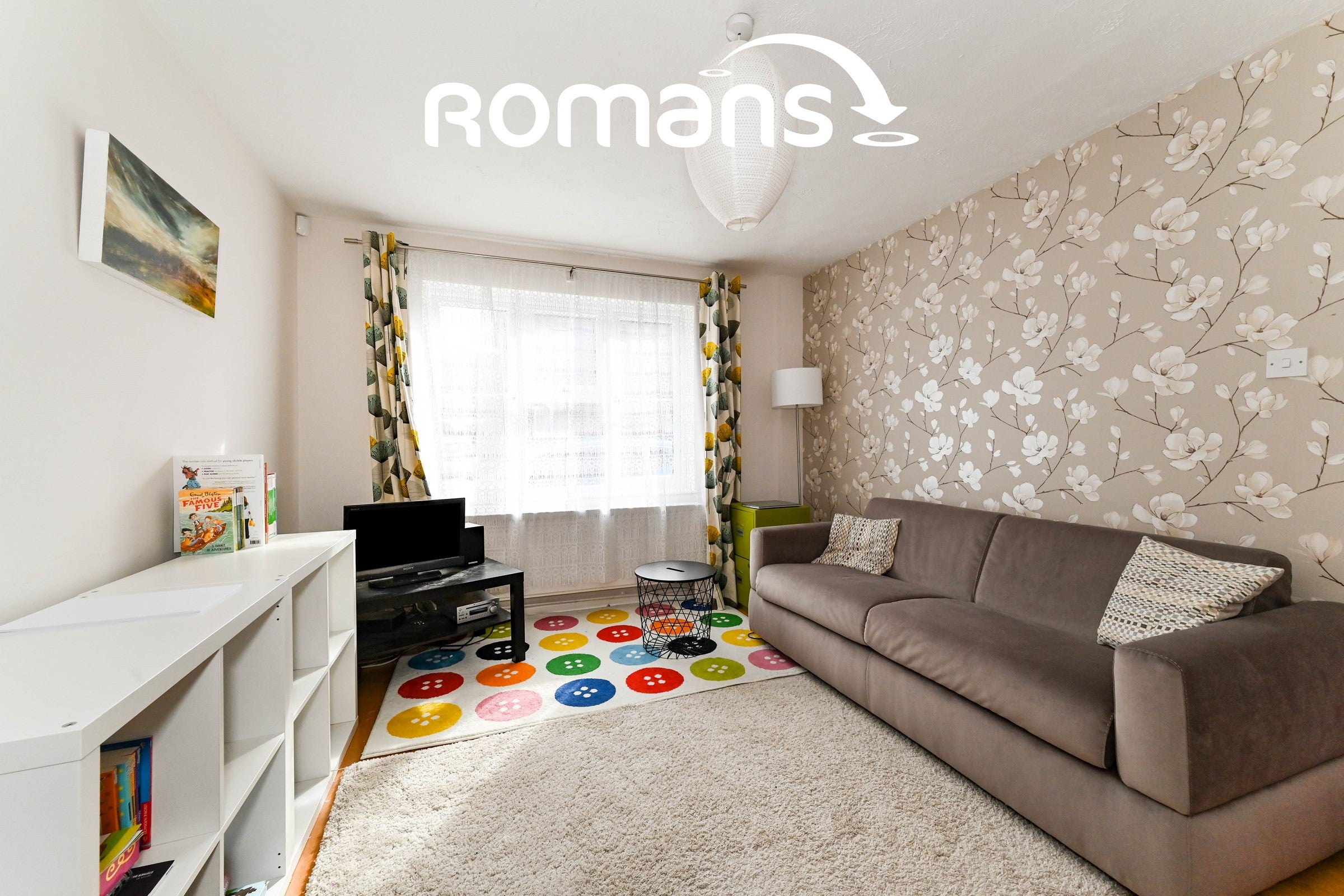 House Diamond Way in Wokingham