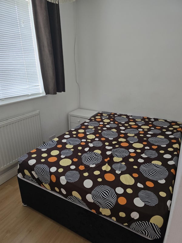 Room Prince of Wales Road in Coventry