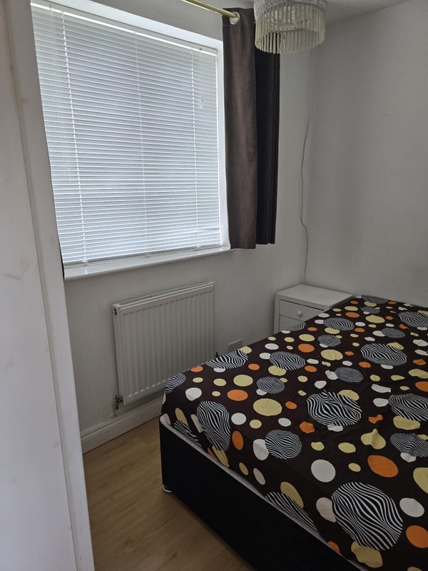 Room Prince of Wales Road in Coventry