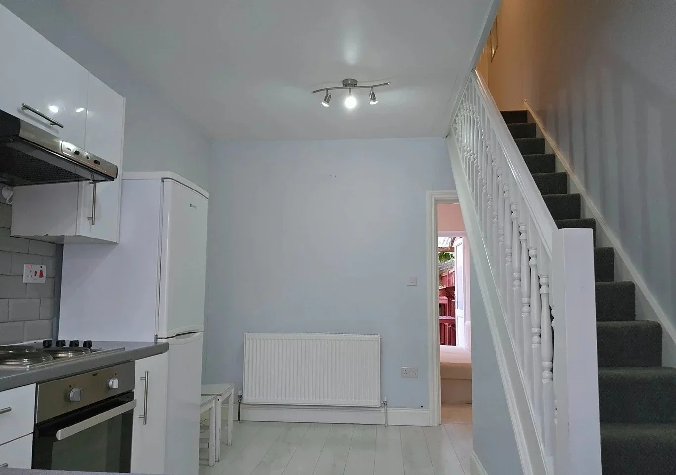 Flat Victoria Court in Greater London