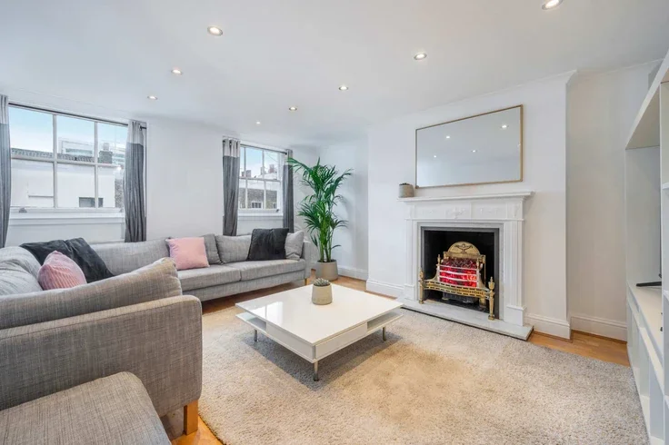 Flat Fitzroy Street in Greater London