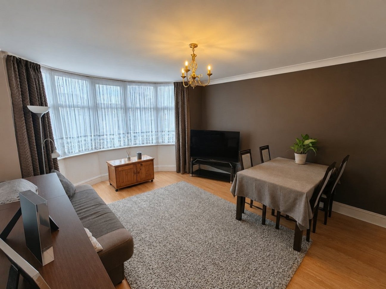 Flat Middleton Road in Greater London