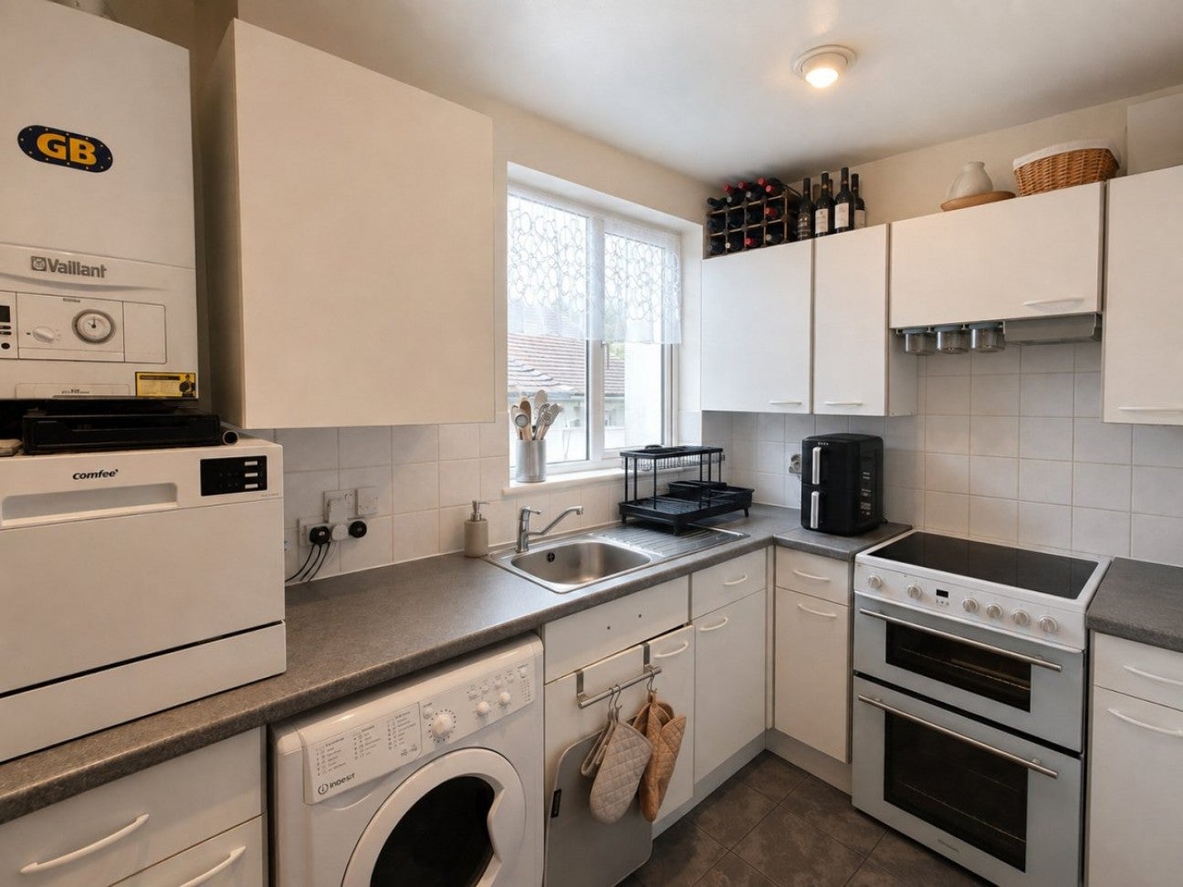 Flat Middleton Road in Greater London